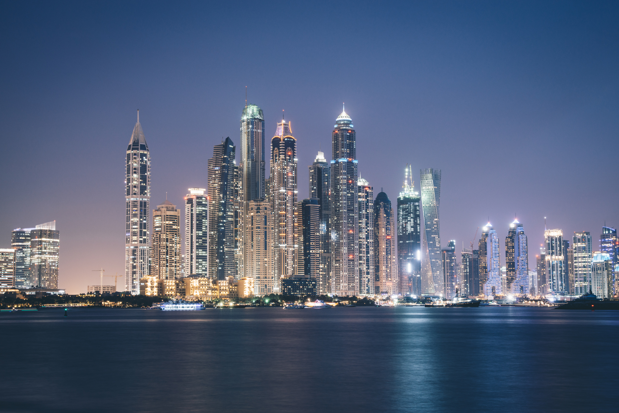 Brisbane to Dubai removalists packing shipping container